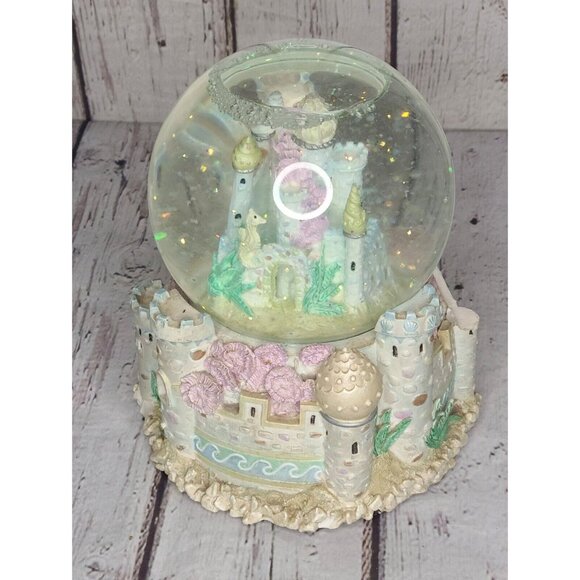 8" Vintage 1994 SFMBC Snow Globe "Under The Sea" Music Box Ocean Castle Glitter - Picture 2 of 6